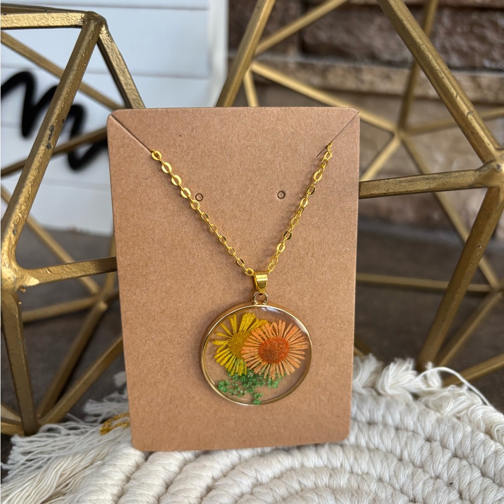Natural flowers resin pendant with gold chain